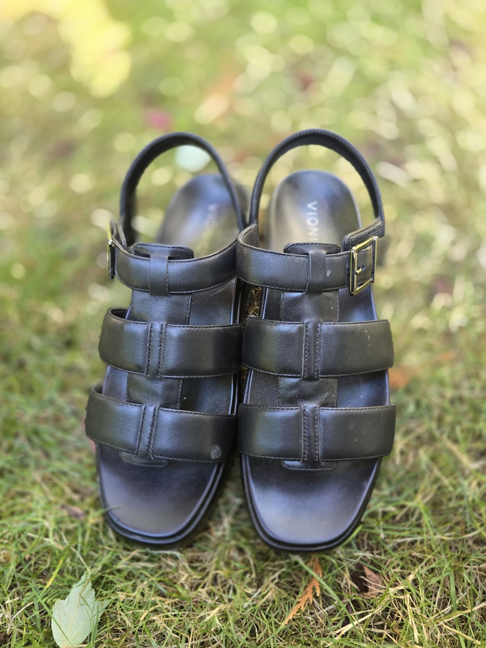 Vionic Women’s Black Leather Fisherman Sandals